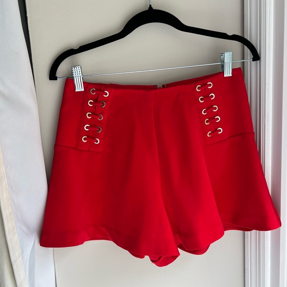 Guess by Marciano red shorts - Picture 7 of 7